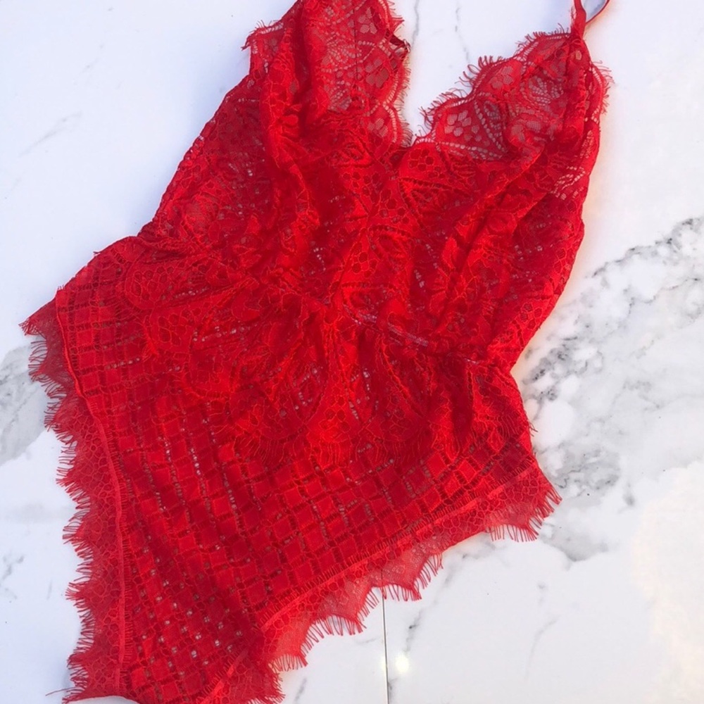 💋RED LACE BODYSUiT💋